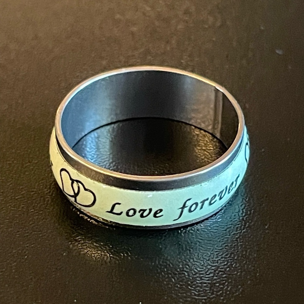 Glow in the dark double heart love forever ring size 8.5